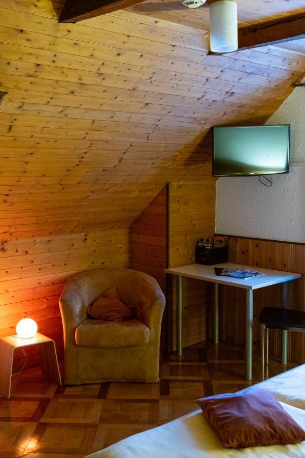 Auberge Du Prevoux Le Locle Luaran gambar